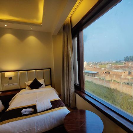 Mds Royal Resort Tulsipur Εξωτερικό φωτογραφία