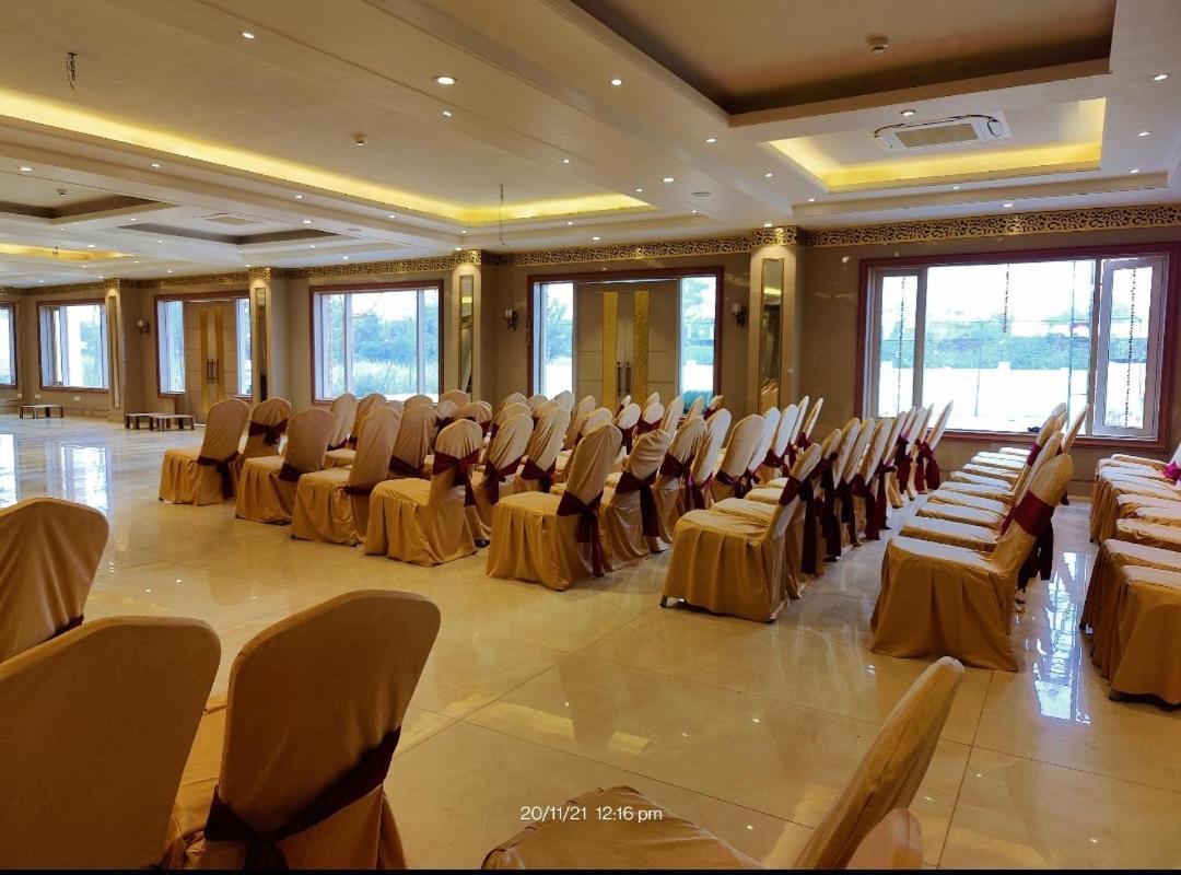 Mds Royal Resort Tulsipur Εξωτερικό φωτογραφία