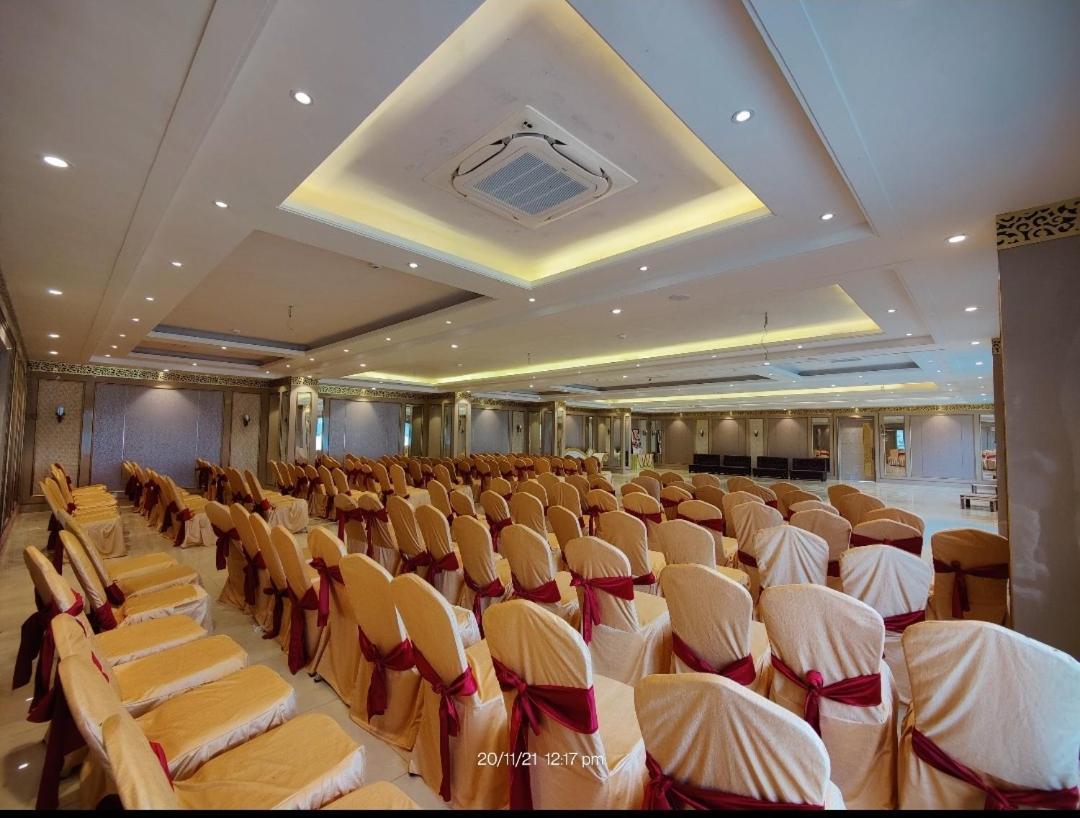 Mds Royal Resort Tulsipur Εξωτερικό φωτογραφία