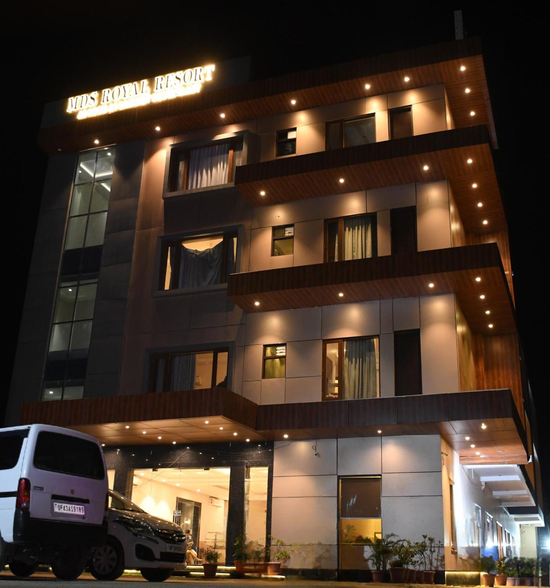 Mds Royal Resort Tulsipur Εξωτερικό φωτογραφία