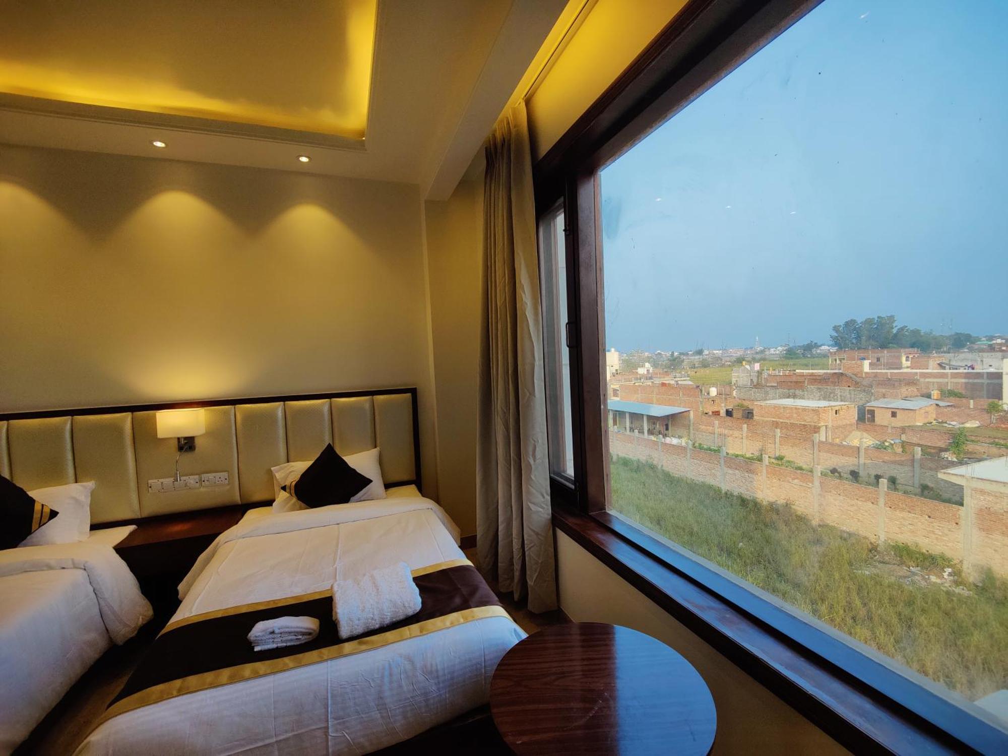 Mds Royal Resort Tulsipur Εξωτερικό φωτογραφία