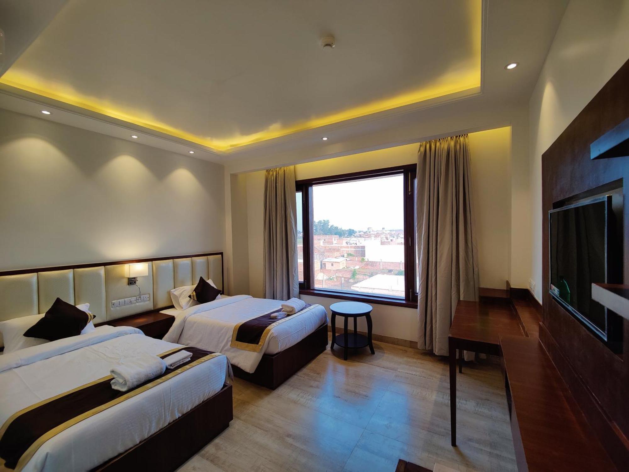 Mds Royal Resort Tulsipur Εξωτερικό φωτογραφία