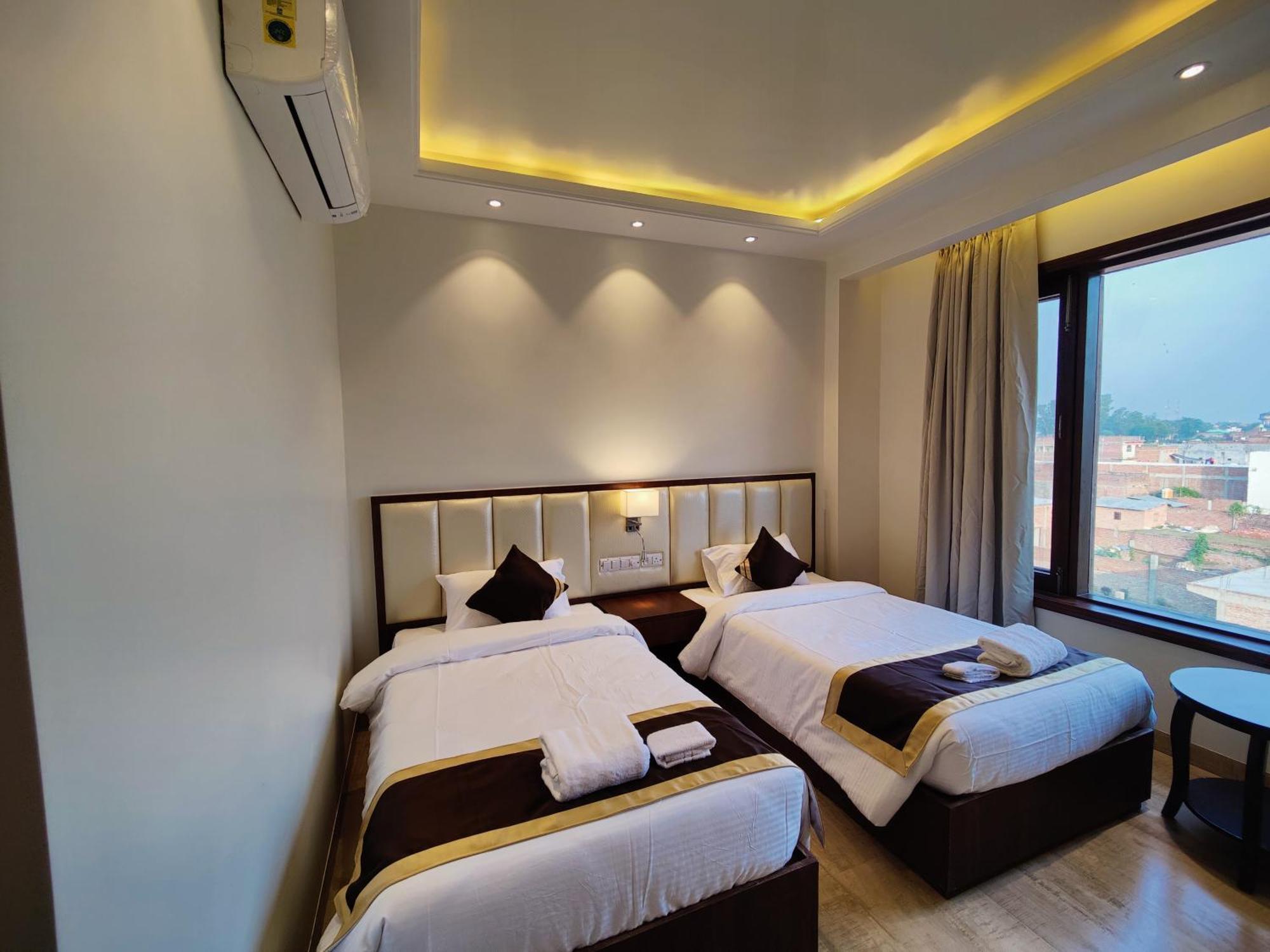 Mds Royal Resort Tulsipur Εξωτερικό φωτογραφία